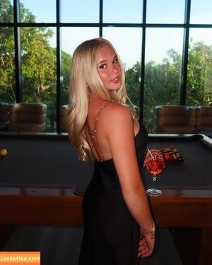 Charlotte Booth photo #0002