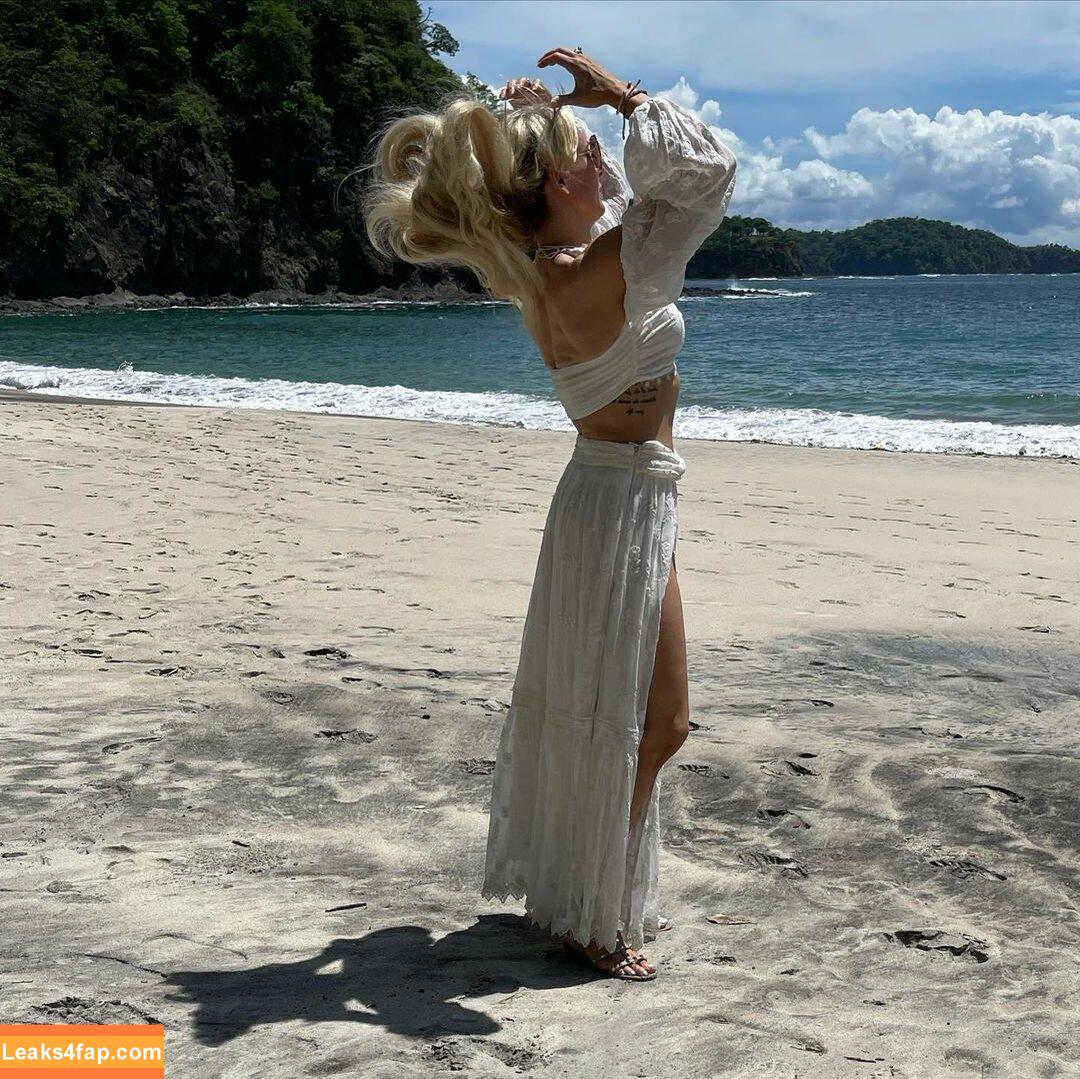 Charlotte Flair / WWE / charlottewwe leaked photo photo #0012