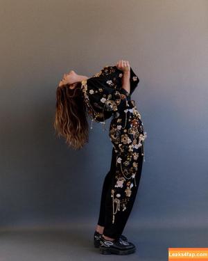 Charlotte Lawrence фото #0217