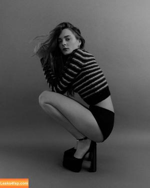 Charlotte Lawrence фото #0229