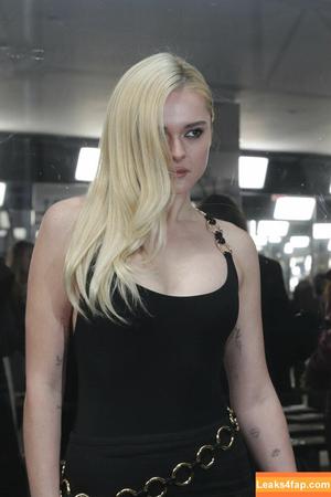 Charlotte Lawrence фото #0280