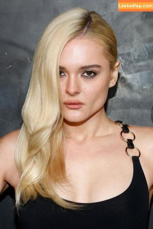 Charlotte Lawrence фото #0291