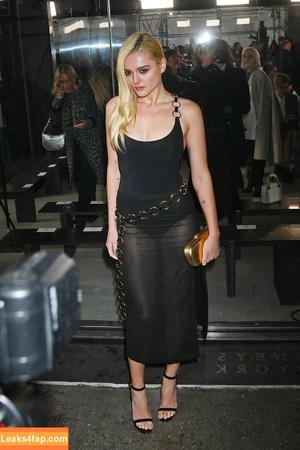 Charlotte Lawrence фото #0298