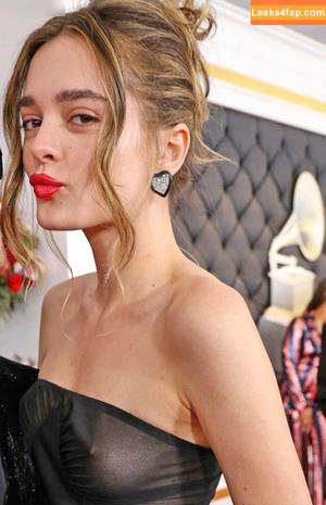 Charlotte Lawrence фото #0370