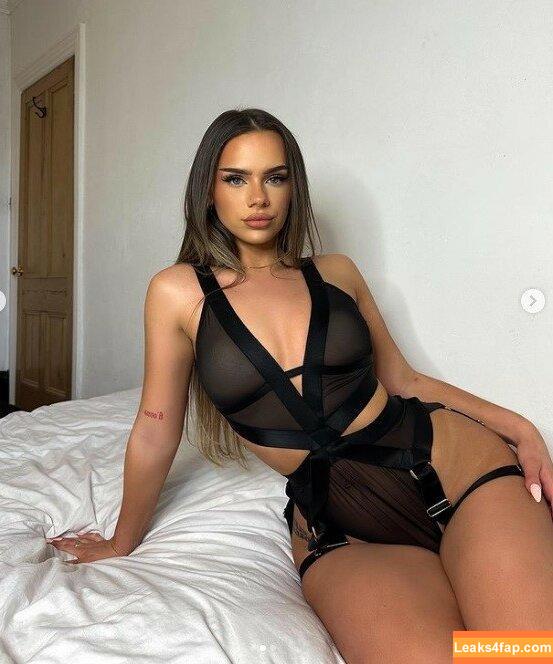 charlotte.maynard /  leaked photo photo #0036