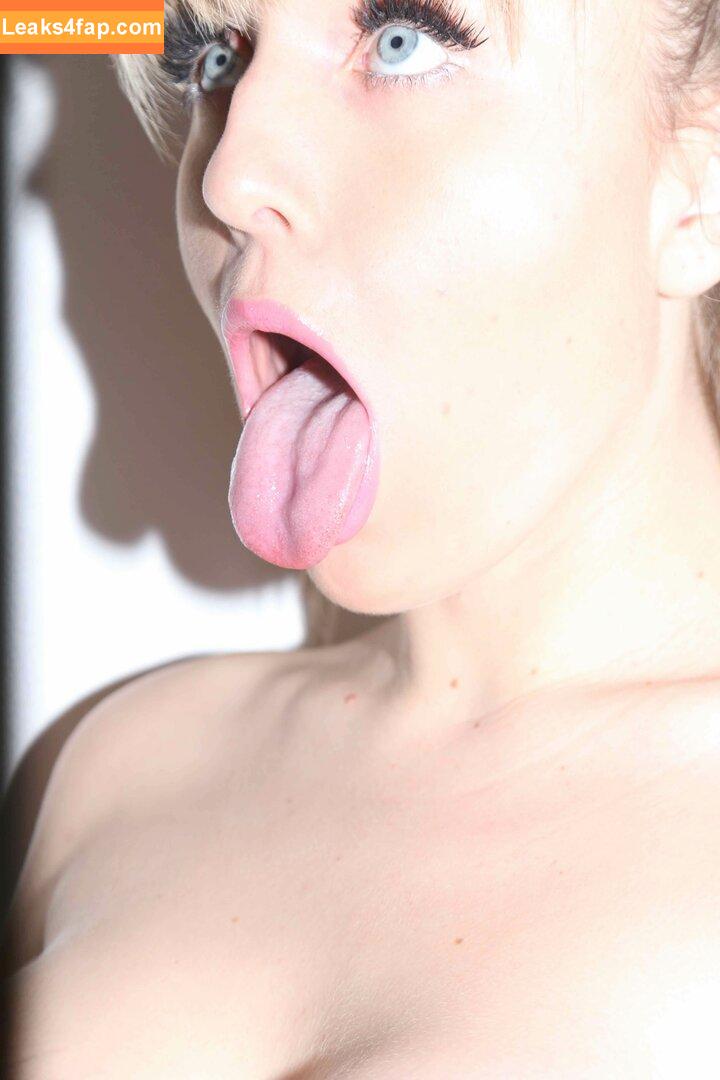 Charlotte Olivia / baybiiblue / charlotteswetweb / isthatcharlotte leaked photo photo #0023