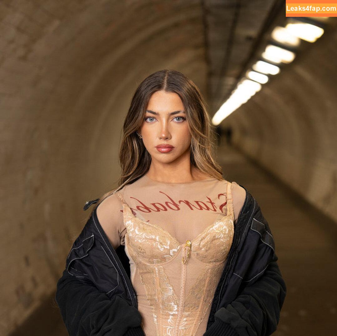 Charlotte Plank /  leaked photo photo #0002
