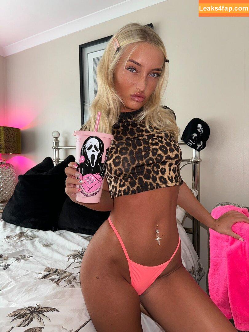 Charlotte Taylor /  leaked photo photo #0009