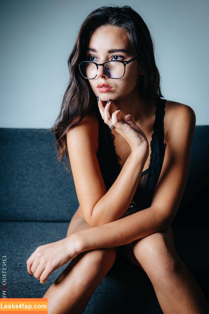 CharmModels / charm_models_women_fashion leaked photo photo #1989