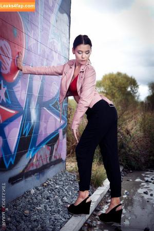 CharmModels photo #1833