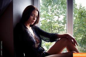 CharmModels photo #1838