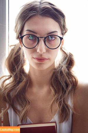 CharmModels photo #1941