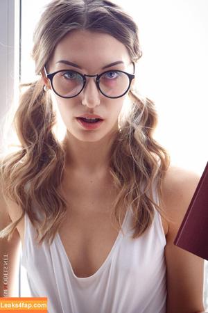 CharmModels photo #1947