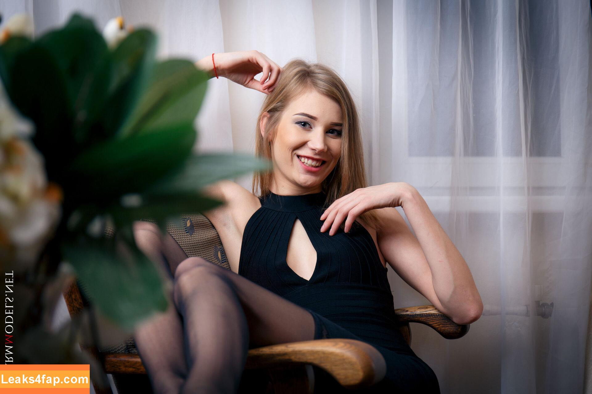 CharmModels / charm_models_women_fashion слитое фото фото #3193