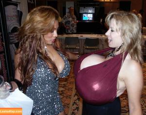 Chelsea Charms photo #2136