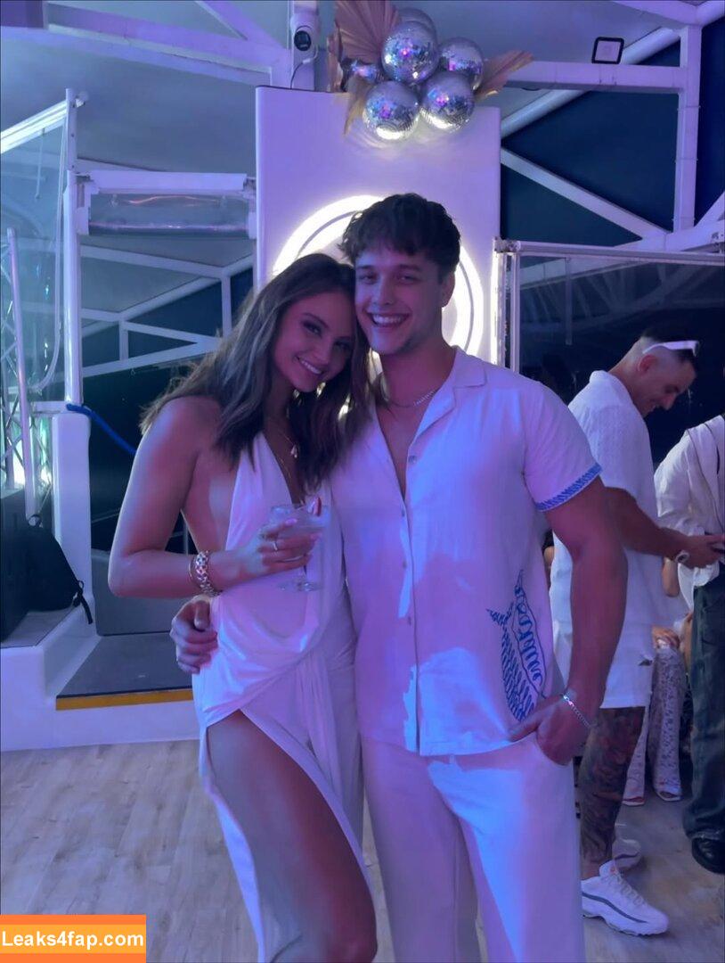 Chelsea Mayer / chelsea.m.07 / chelsea.m.2007 leaked photo photo #0040