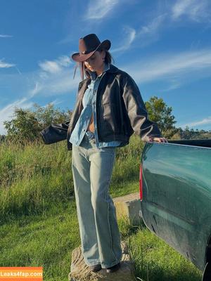 Chelsea Mayer photo #0003