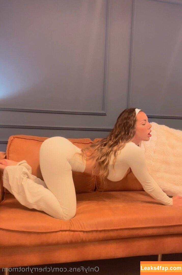 cherryhotmom / cherry_mom leaked photo photo #0006