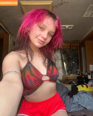Cheyenne Hay photo #0010
