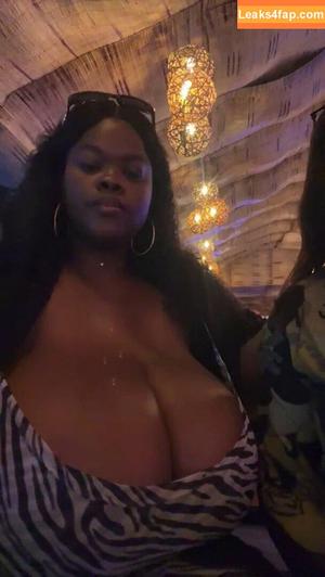 Chioma Lovv photo #0008