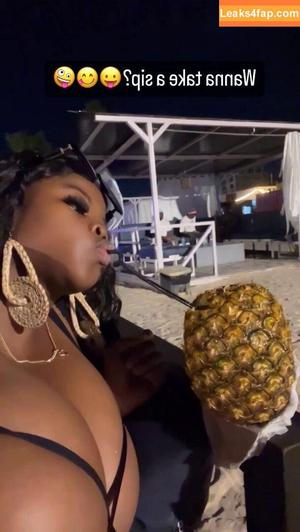 Chioma Lovv photo #0101