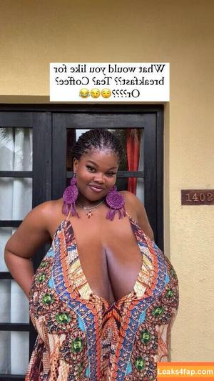 Chioma Lovv photo #0353