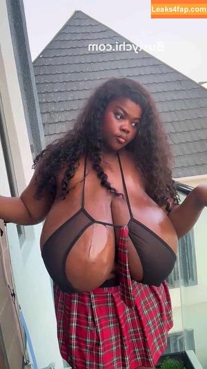 Chioma Lovv photo #0777