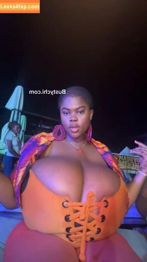 Chioma Lovv photo #0837