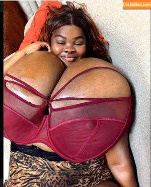 Chioma Lovv photo #0852