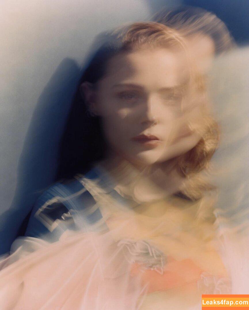Chloë Grace Moretz / chloegmoretz / https: leaked photo photo #0373