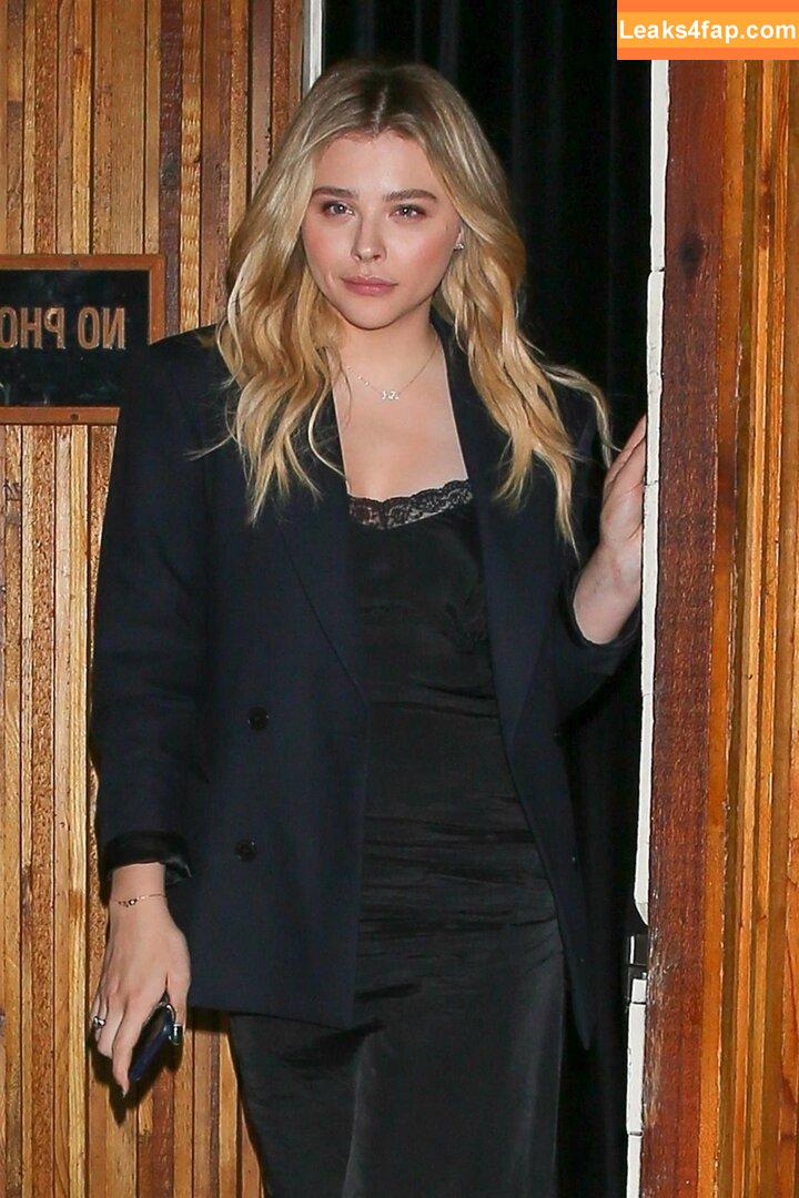 Chloë Grace Moretz / chloegmoretz / https: leaked photo photo #0693