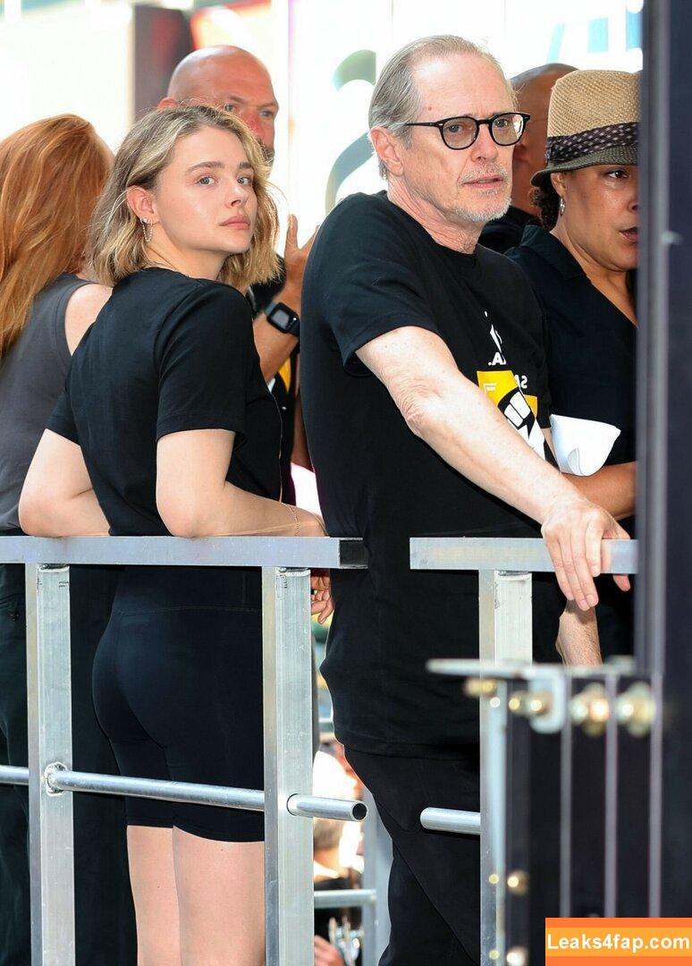 Chloë Grace Moretz / chloegmoretz / https: leaked photo photo #0704