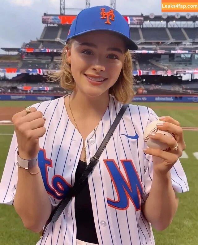 Chloë Grace Moretz / chloegmoretz / https: leaked photo photo #0721