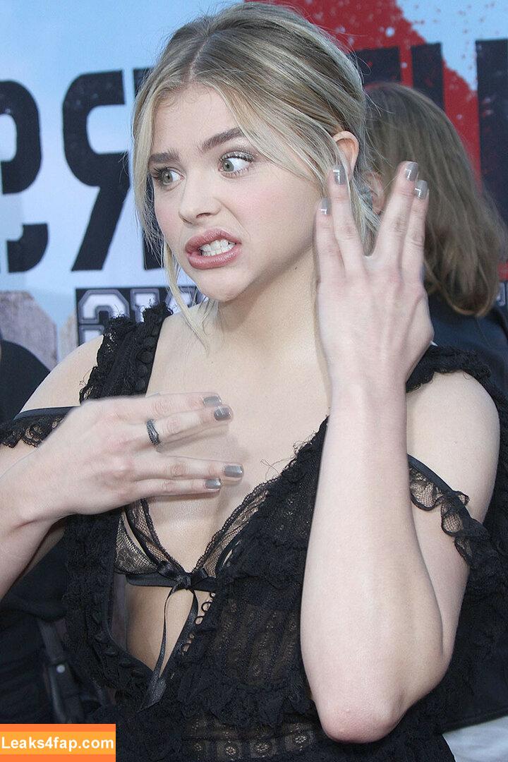 Chloë Grace Moretz / chloegmoretz / https: leaked photo photo #0836