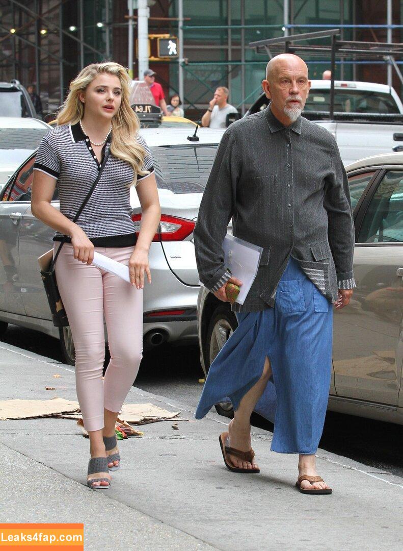 Chloë Grace Moretz / chloegmoretz / https: leaked photo photo #1059