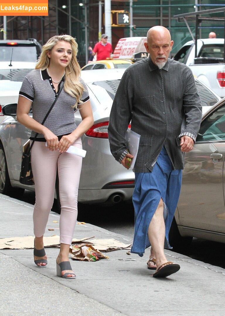 Chloë Grace Moretz / chloegmoretz / https: leaked photo photo #1066