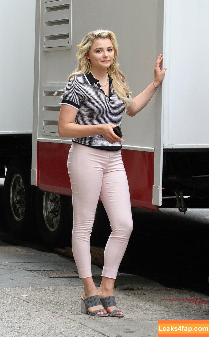 Chloë Grace Moretz / chloegmoretz / https: leaked photo photo #1075