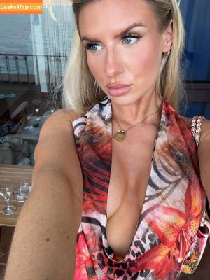 Chloe Burrows photo #0093