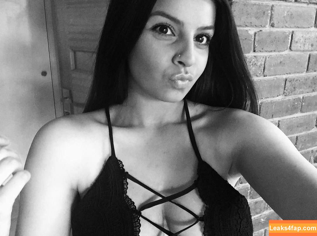 Chloe C / chloe_chenyz / сhloe.c25 leaked photo photo #0033