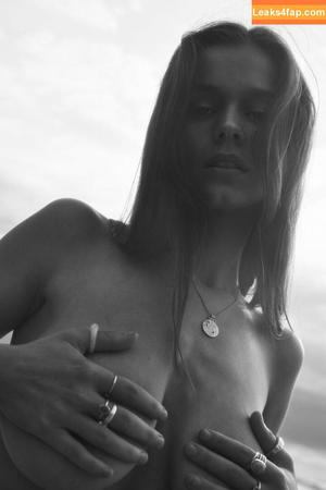 Chloe Campbell photo #0010