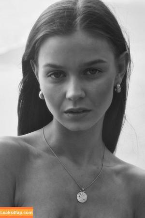 Chloe Campbell photo #0011