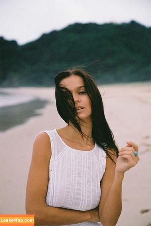 Chloe Campbell photo #0019