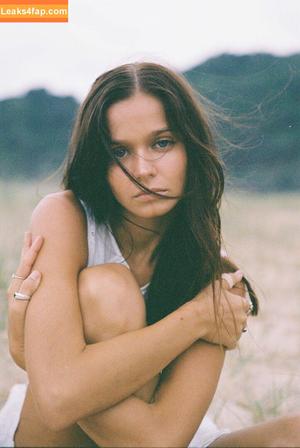 Chloe Campbell photo #0021