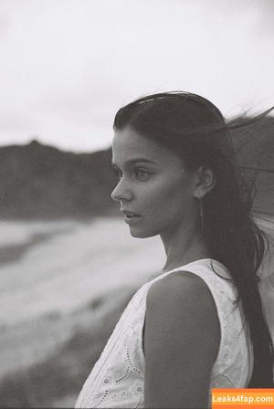 Chloe Campbell photo #0023