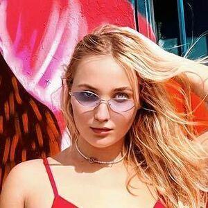 Chloe Chevalier photo #0007