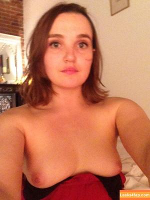 Chloe Fineman photo #0010