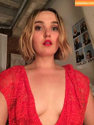 Chloe Fineman photo #0033