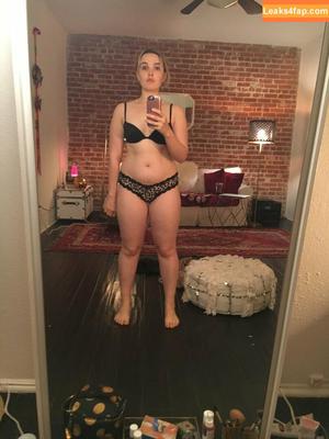 Chloe Fineman photo #0035