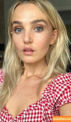 Chloe Fineman photo #0076
