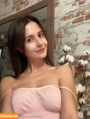 Chloe Leafs photo #0088